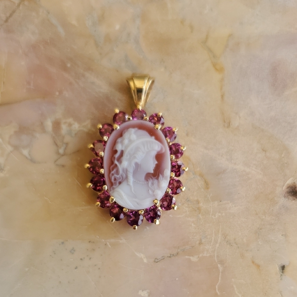 14k Gold Garnet Cameo Pendant